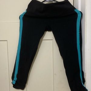 Lululemon size 4 cropped black leggings